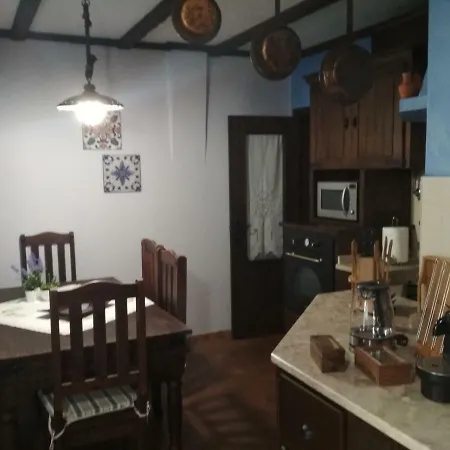 Old Fashioned Apartment Setubal
